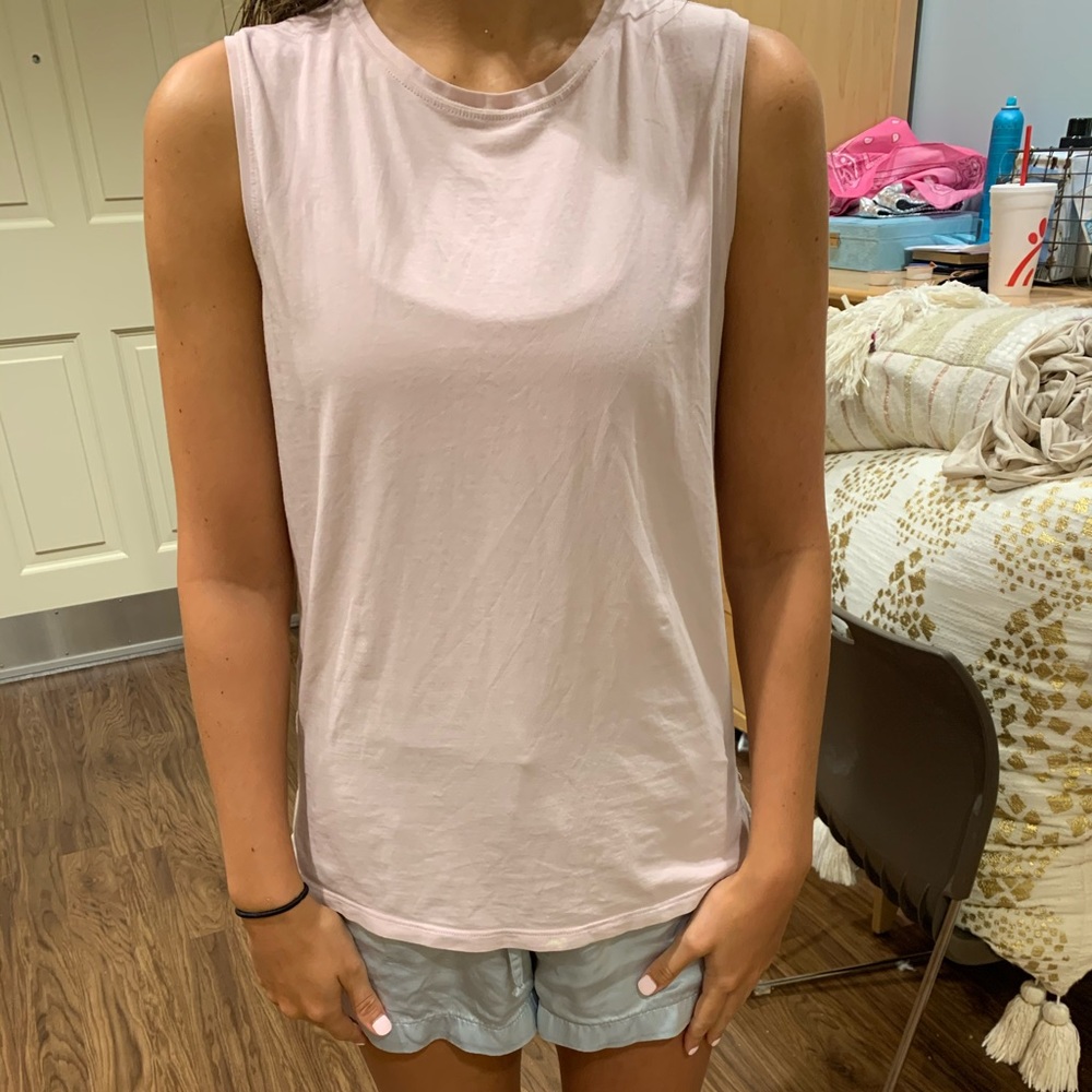 Light pink lululemon tank